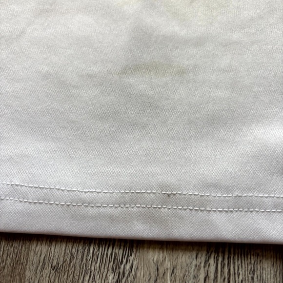 Red Bull Graphic Tee Medium – Bold Two-Tone Print, Pre-Owned, Unique Design - Picture 6 of 7